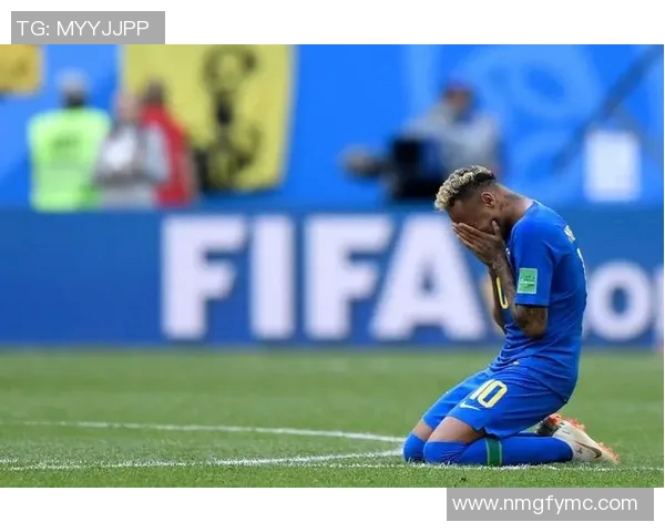 足球巨星眼含泪水掩面而泣背后的心酸与不为人知的压力 足球巨星眼含泪水掩面而泣背后的心酸与不为人知的压力